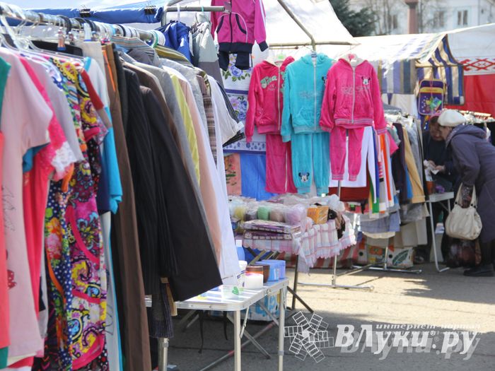 Универсальная торговая ярмарка «Весна-2015» прошла в Великих Луках (фото)