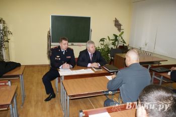В УМВД России по Псковской области прошли учебно-методические сборы с сотрудниками охранно-конвойных подразделений (фото)