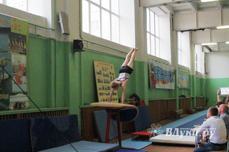 Фоторепортаж: первенство Великих Лук по спортивной гимнастике