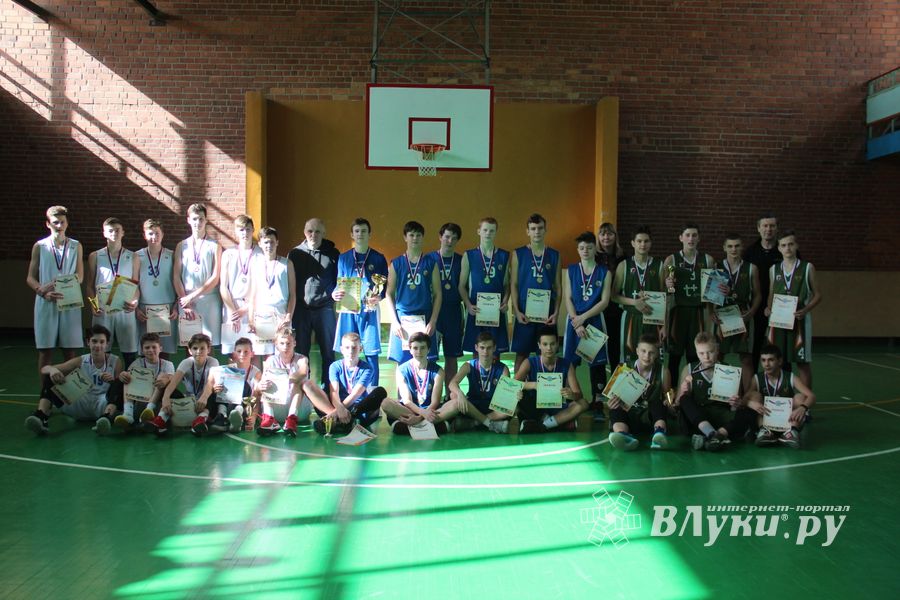 Великолучане завоевали золото финальных соревнований по баскетюолу 11-й областной Спартакиады (ФОТО)