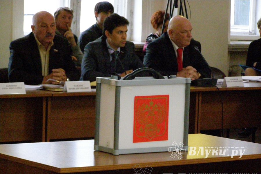 Выбор главы администрации Великих Лук