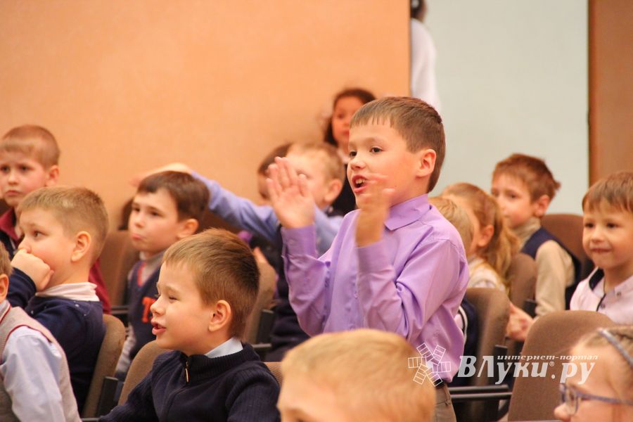 В школе №13 прошёл конкурс «А ну-ка, девочки!» (ФОТО)