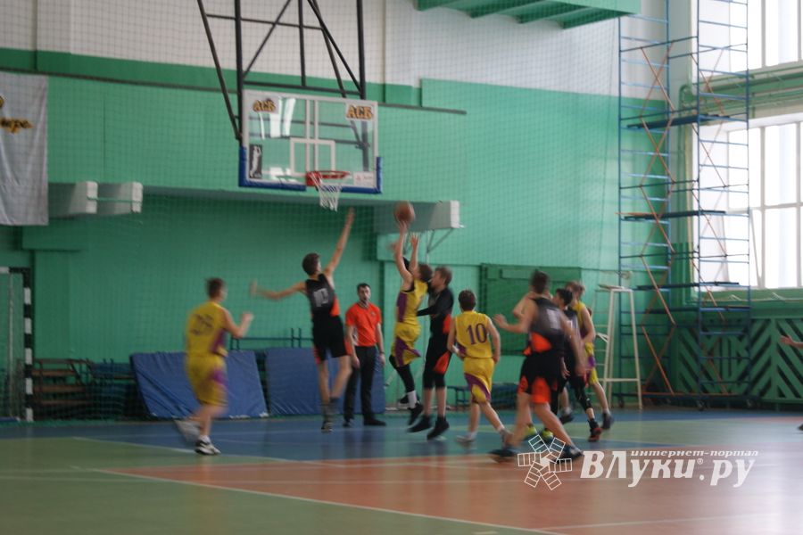 Великолучане завоевали бронзу на Международном турнире по баскетболу (ФОТО)