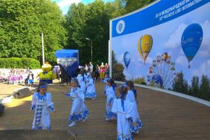 ​Воспитанницы детского сада 16 приняли участие в праздничном концерте, посвященном МВВвВЛ-2018 (ФОТО)