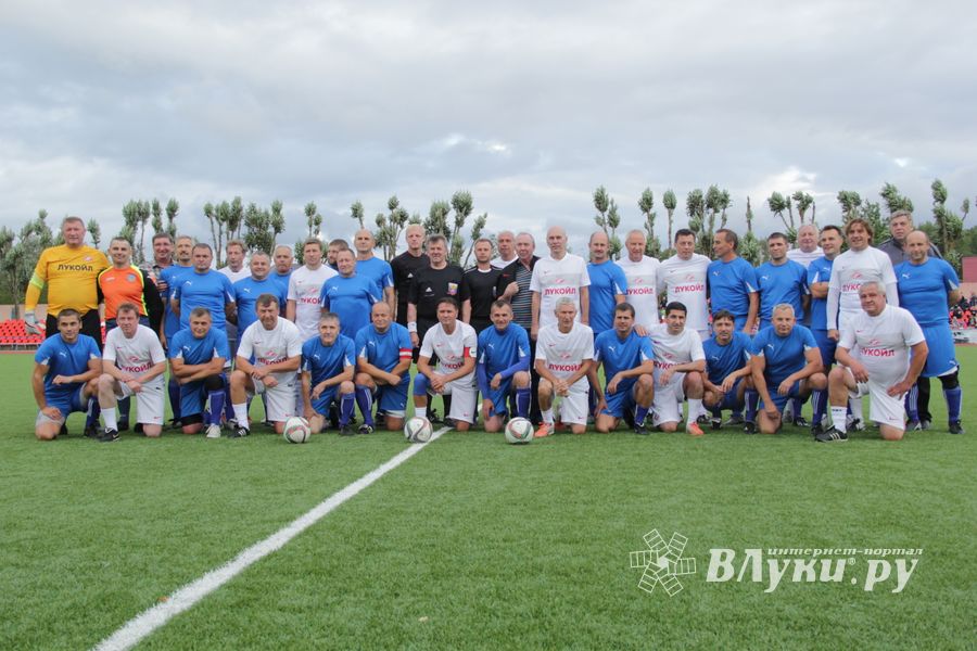 Матч ветеранов ФК «Спартак» и ветеранов великолукского футбола на «Экспрессе» (ФОТО)