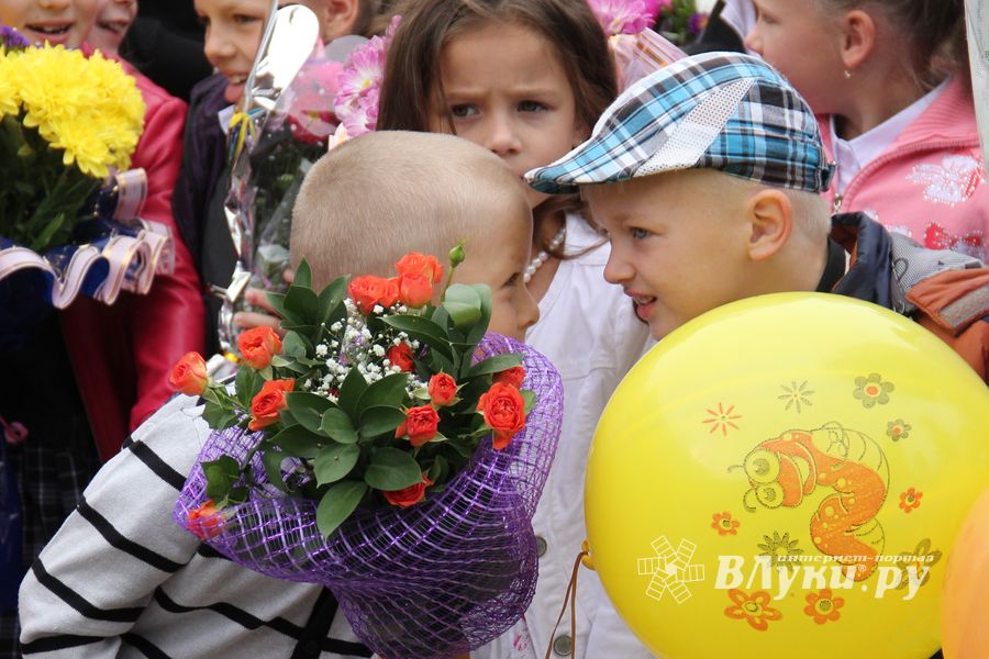 Школа №12 встретила День знаний (фото)