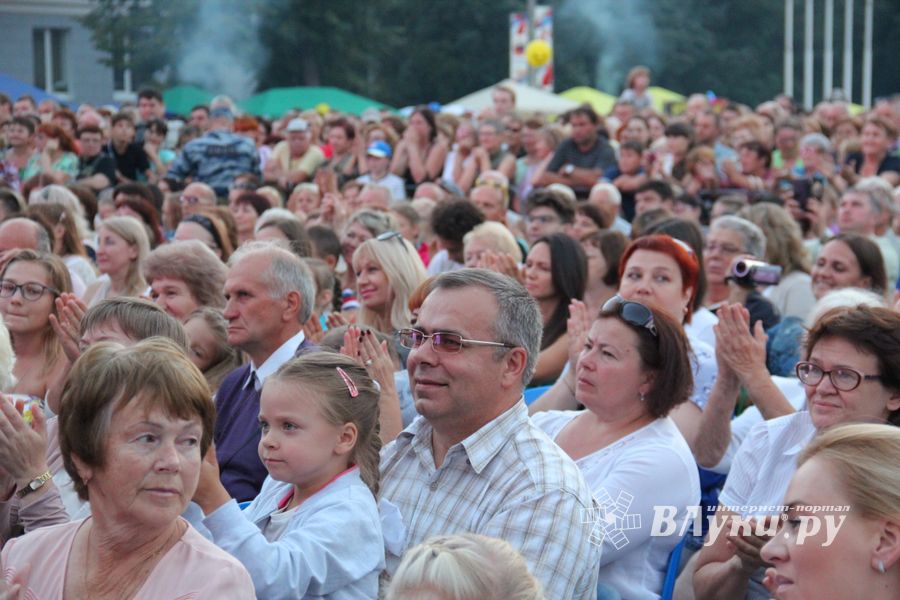 Людмила Чурсина и Пелагея поздравили Великие Луки с 850-летием (ФОТО)