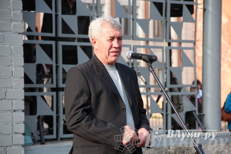 В Великих Луках прошло открытие мемориальной доски памяти Е.А. Клевцова