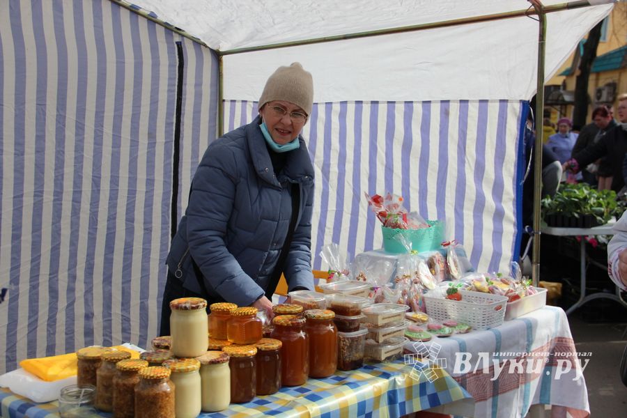 В Великих Луках прошла ярмарка «Весна - 2022» (ФОТО)