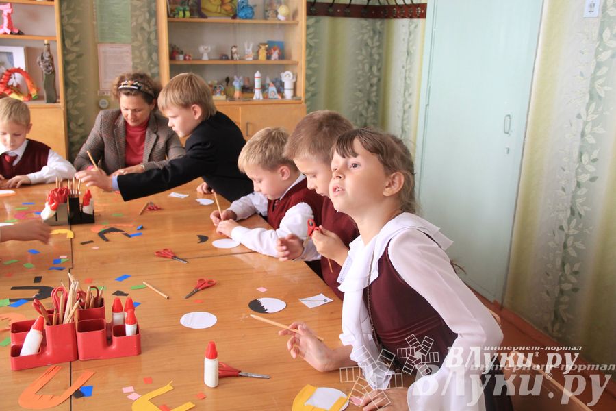 Великолукских лицеистов посвятили в «Маленькие мастера»