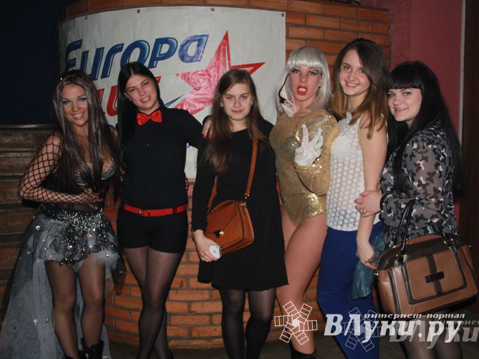 Радиостанции «Авторадио Великие Луки» и «Европа Плюс Великие Луки» отметили свой профессиональный праздник (фото)