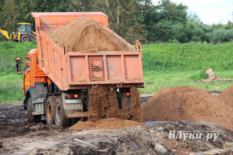 Совсем скоро великолучане смогут гулять по деревянным дорожкам Крепости (ФОТО)