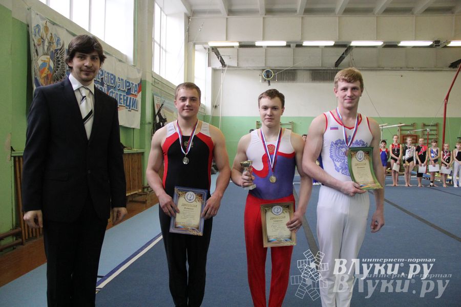 В Великих Луках прошел турнир по спортивной гимнастике (фото)