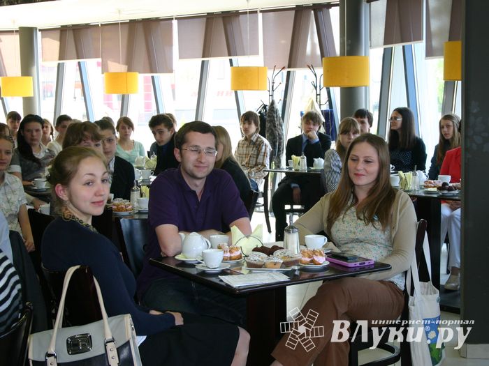 Великолукские школьники посетили "Литературное кафе"