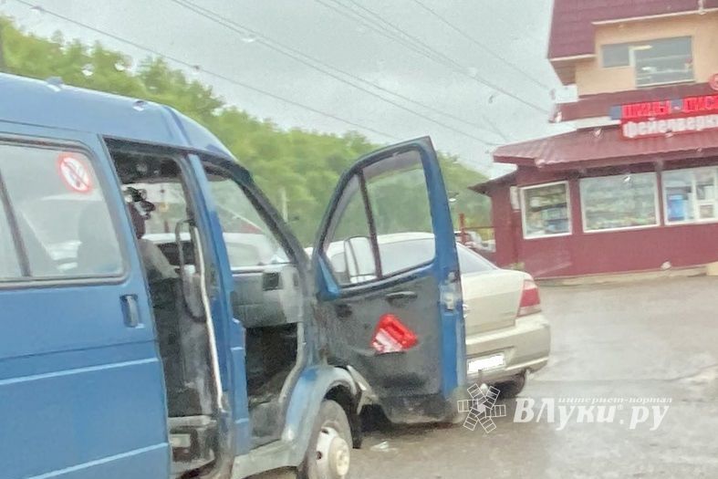 ДТП на выезде из Великих Лук с пострадавшими (ФОТО)