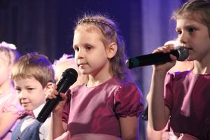 Юные артисты ГДК им. Ленина поздравили мам с праздником (ФОТО)