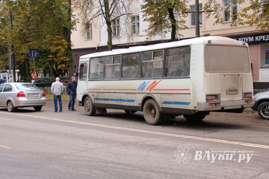 Из-за ДТП великолучане остались без обеда