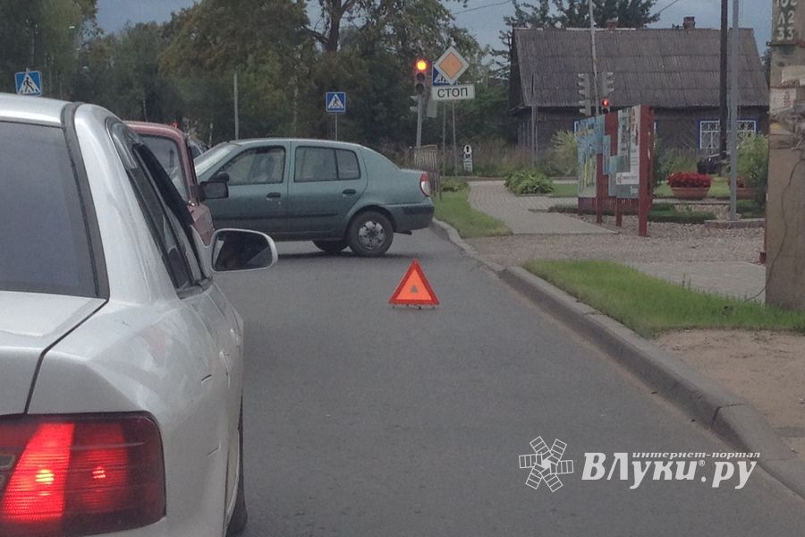 Фотофакт: ДТП на 3-й Ударной