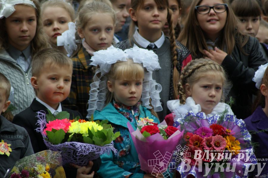 Школы города отметили 1 сентября (фото)