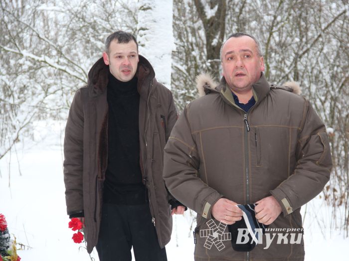 Никто не забыт: в Великих Луках благоустроили могилу неизвестного солдата (ФОТО)