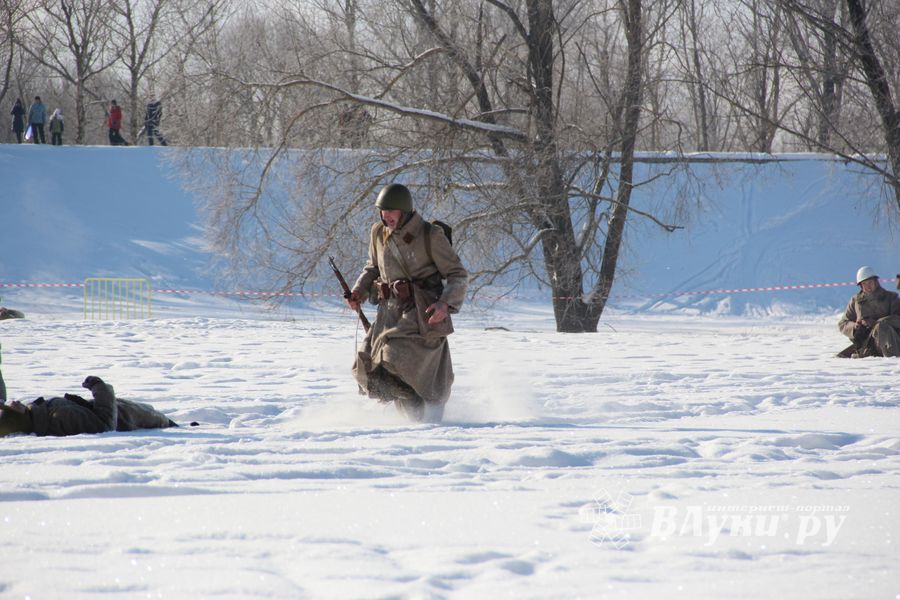 В Великих Луках реконструировали подвиг Александра Матросова (12+)(ФОТО)