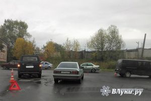 Фотофакт: возле Лазавицкого переезда затруднено движение