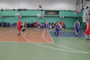 В Великих Луках прошел чемпионат по баскетболу