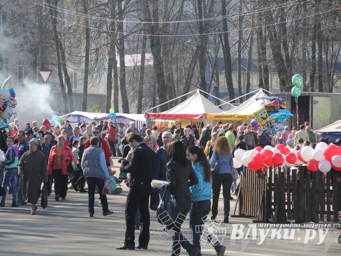 Традиционная весенняя ярмарка прошла в Великих Луках