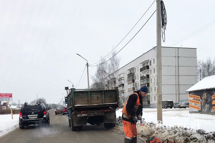 На ул. Гражданской затруднено движение транспорта (ФОТО)