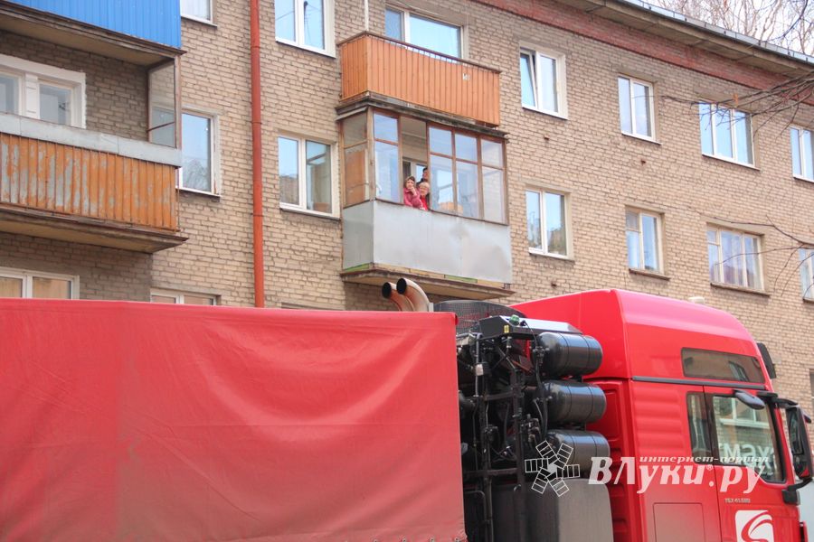 Теперь у всех великолучан есть фото или видео с «Тяжмаш» (ФОТО)