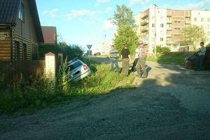 В Новосокольниках машина ДПС оказалась в кювете (ФОТО)