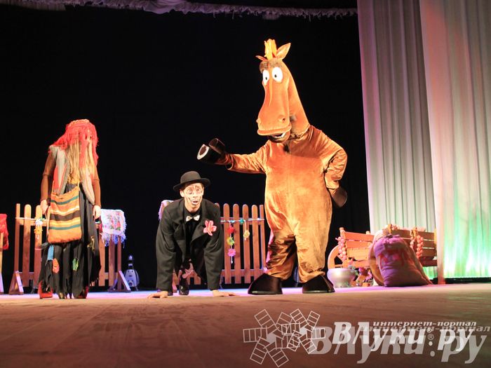 Состоялась премьера спектакля «Однажды в сказке...» (фото)