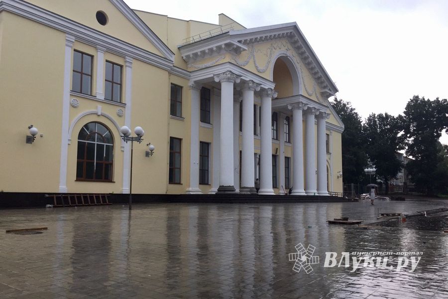 В Великих Луках драмтеатр подготавливают к открытию (ФОТО)