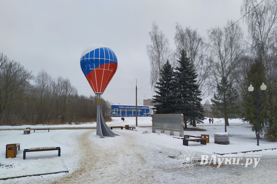 В Великих Луках появился знак воздухоплаванию (ФОТО)