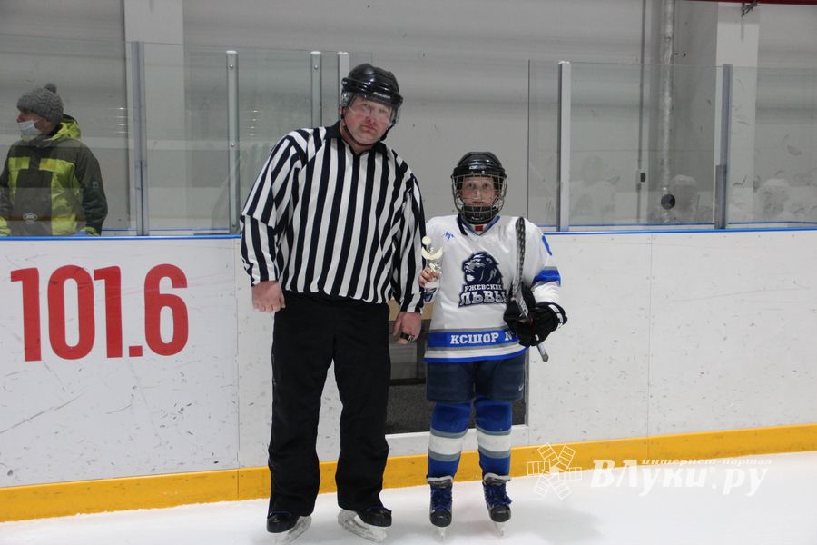 В Великих Луках прошел детский Открытый турнир по хоккею (ФОТО)