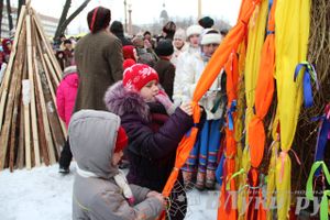 В Великих Луках встретили Масленицу