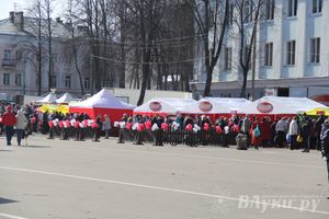 Универсальная торговая ярмарка «Весна-2015» прошла в Великих Луках (фото)