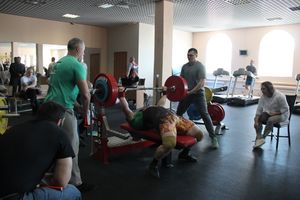 В Великих Луках состоялись Чемпионат и Первенство Псковской области по жиму штанги лежа (ФОТО)