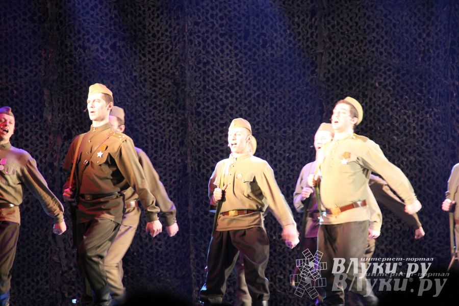 Государственный ансамбль «Русский Север» представил в Великих Луках мюзикл «Василий Теркин»
