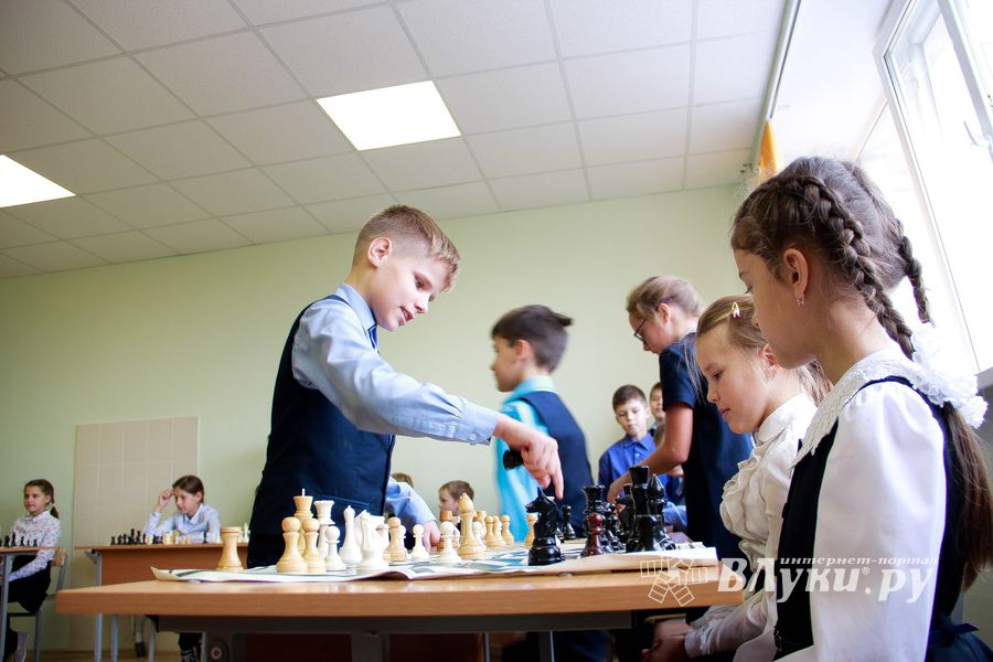 ​«Сказочные бои» прошли в великолукской школе № 13 (ФОТО)