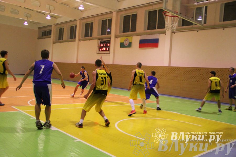 В Великих Луках проходят игры Чемпионата АСБ (фото)