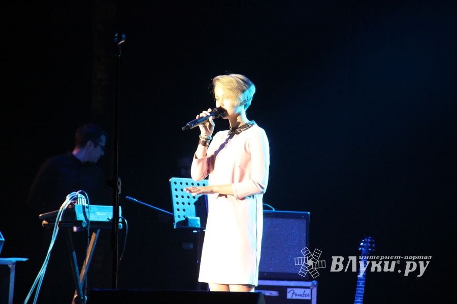 В Великих Луках прошел концерт Анастасии Спиридоновой (ФОТО)