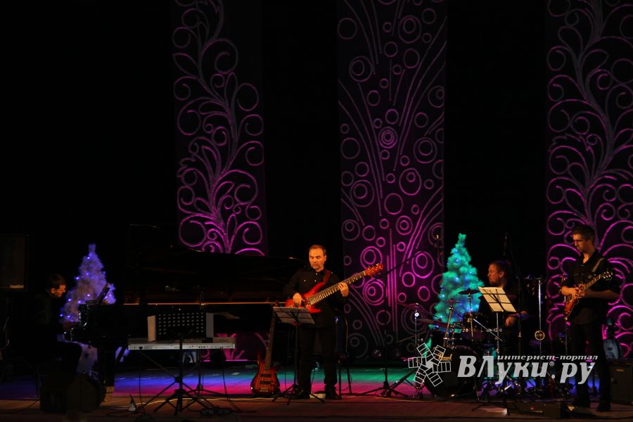В Великих Луках состоялся концерт «Рождественский джаз» (фото)