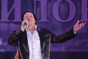 В ДК ЛК состоялся концерт Юрия Михайлова