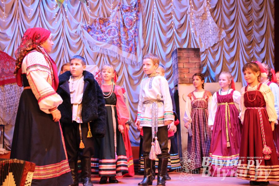  Рождественский концерт ансамбля «Заряница» прошел в Великих Луках (фото)
