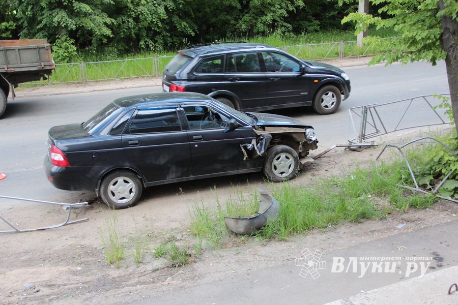 ДТП возле бани «Каменка» в Великих Луках (ФОТО)