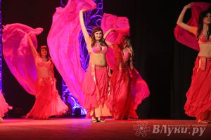 В ДК им. Ленина состоялся отчетный концерт студии восточного танца «Восточные сладости» (фото)