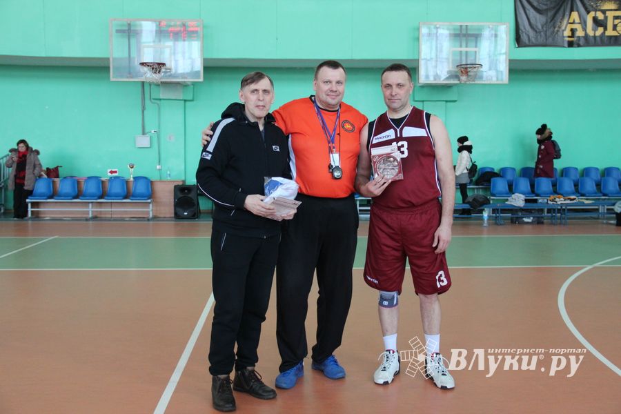 Великолучане одержали победу на межрегиональном турнире ветеранов баскетбола (ФОТО)