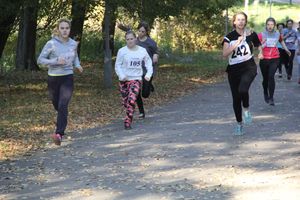 Легкоатлетический осенний кросс прошел в Великих Луках (фоторепортаж)