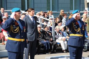 В Великих Луках прошел Парад Победы (ФОТО)